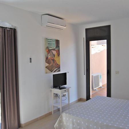 Apartaments Fonda Comerc Torroella De Montgri Bagian luar foto