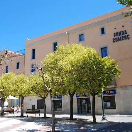 Apartaments Fonda Comerc Torroella De Montgri Bagian luar foto