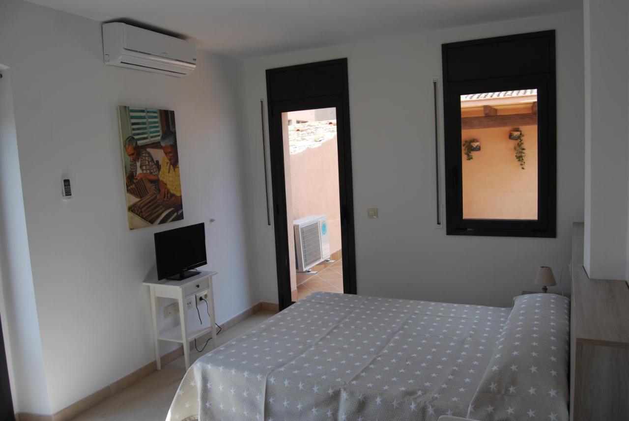 Apartaments Fonda Comerc Torroella De Montgri Bagian luar foto