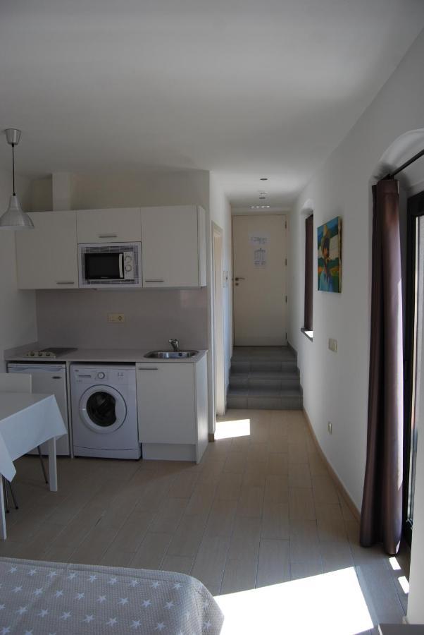 Apartaments Fonda Comerc Torroella De Montgri Bagian luar foto