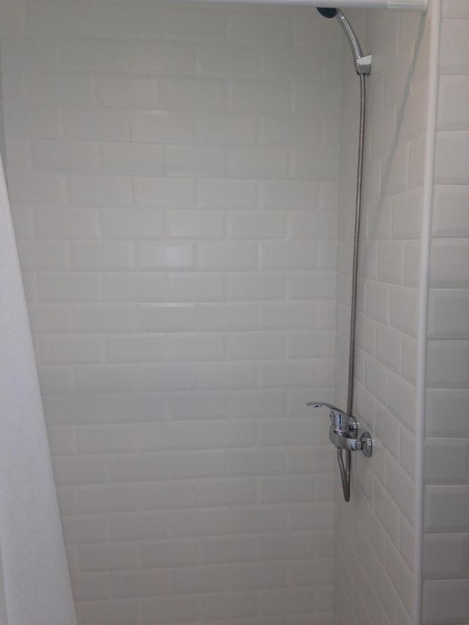 Apartaments Fonda Comerc Torroella De Montgri Bagian luar foto