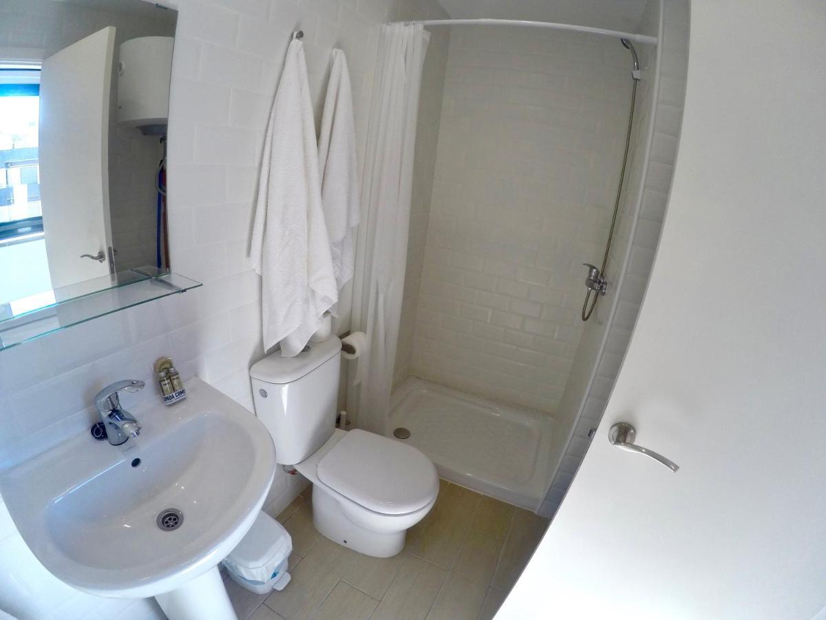 Apartaments Fonda Comerc Torroella De Montgri Bagian luar foto