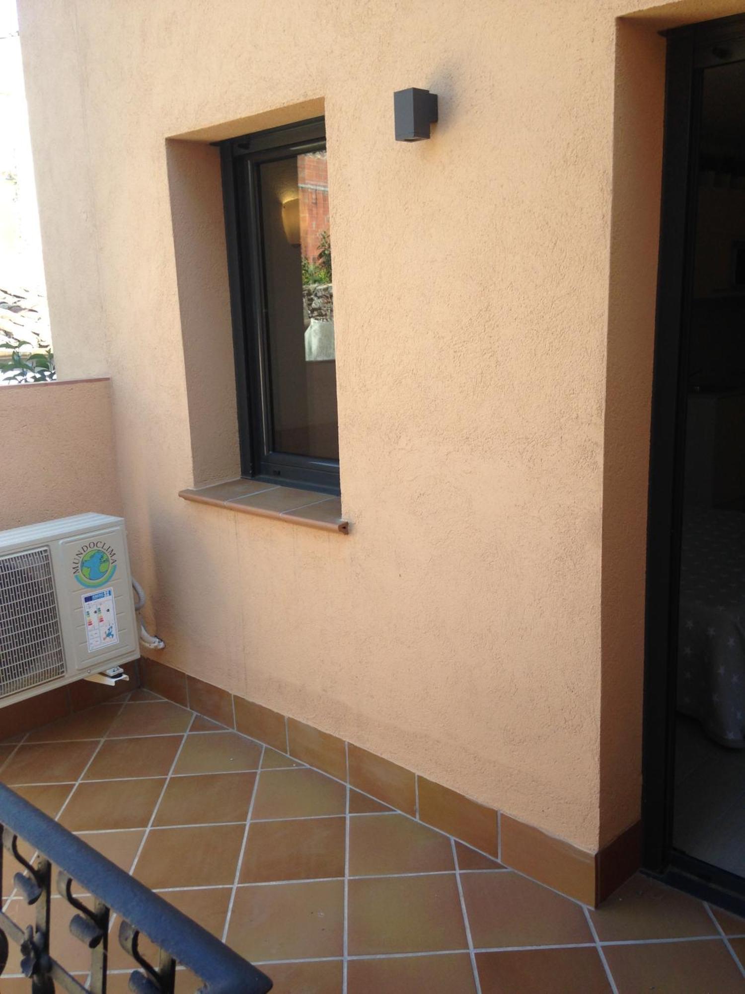 Apartaments Fonda Comerc Torroella De Montgri Bagian luar foto