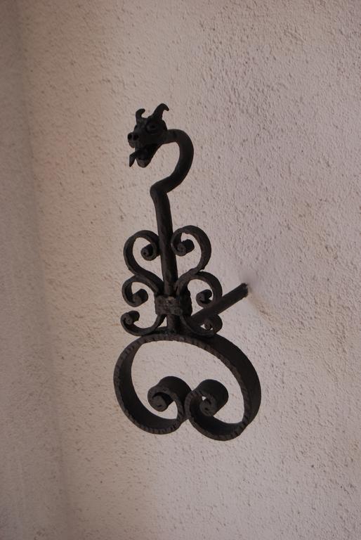 Apartaments Fonda Comerc Torroella De Montgri Bagian luar foto